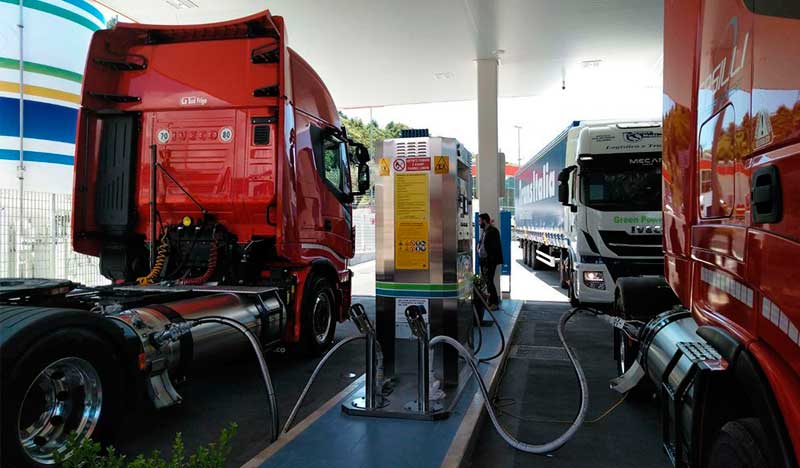 HAM Italia ha inaugurado la primera estación de gas natural licuado en Campania, caracterizada por tener un surtidor con un sistema de doble manguera
