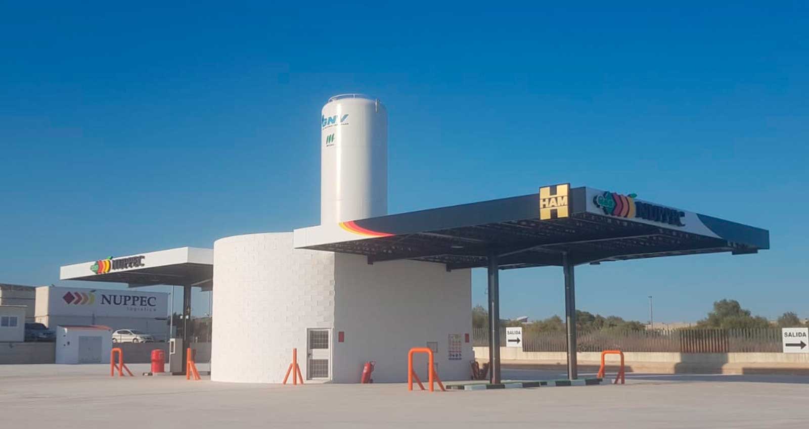 Grupo HAM abre la primera estación de servicio de gas natural licuado de Villarreal, Castellón. Esta estación de servicio permitirá repostar GNL a los camiones 