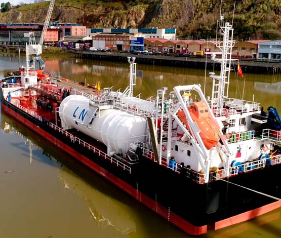 HAM ofrece a sus clientes diferentes servicios relacionados con el gas natural licuado en el sector marítimo