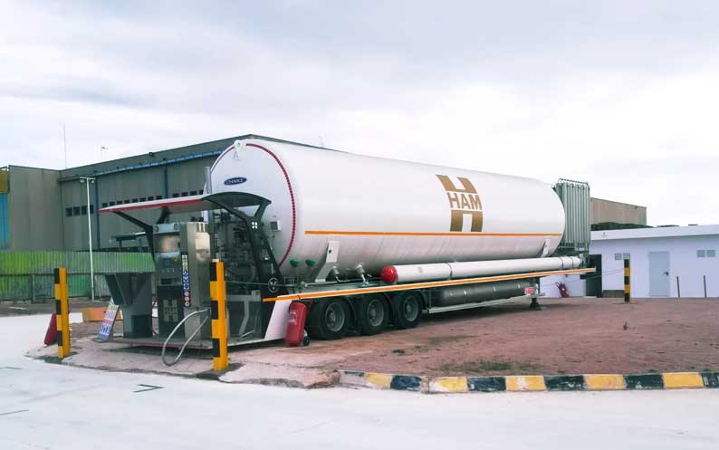 The Riba-roja de Túria HAM service station allows users to refuel CNG (Compressed Natural Gas) and LNG (Liquefied Natural Gas)